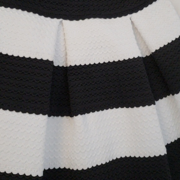 Fun skirt - Picture 2 of 2